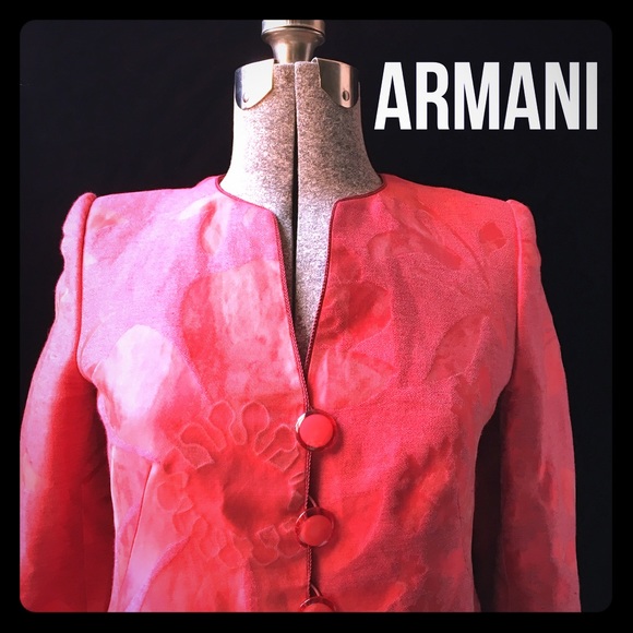 Armani Collezioni Jackets & Blazers - Armani Collezioni blazer. Size 6.
